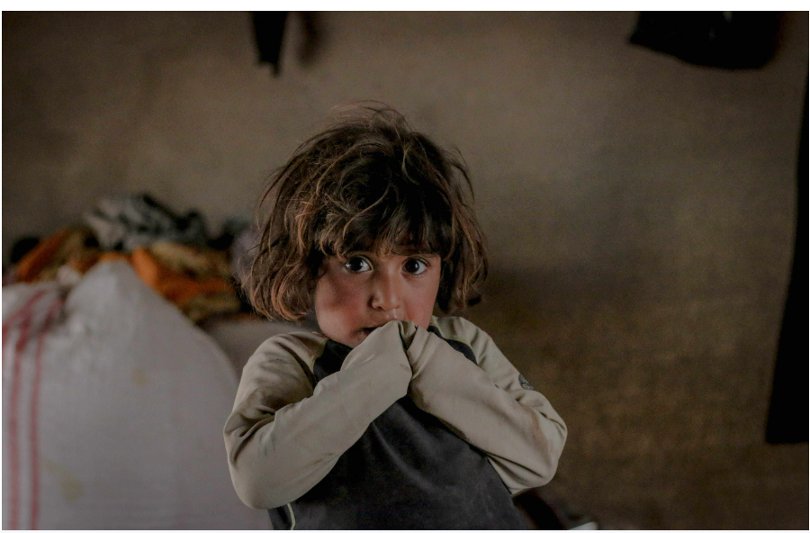 Image of young refugee child