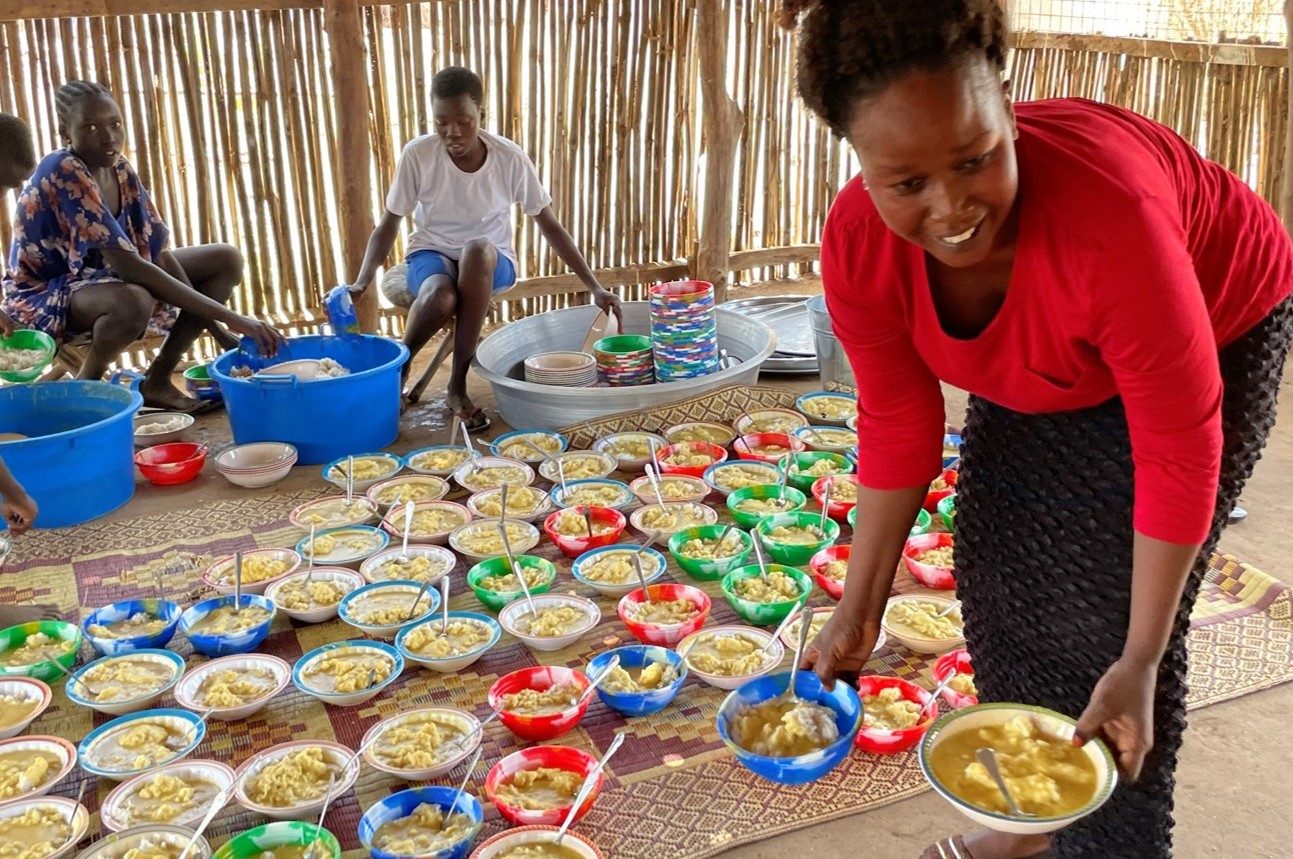 Distributing baby bowls